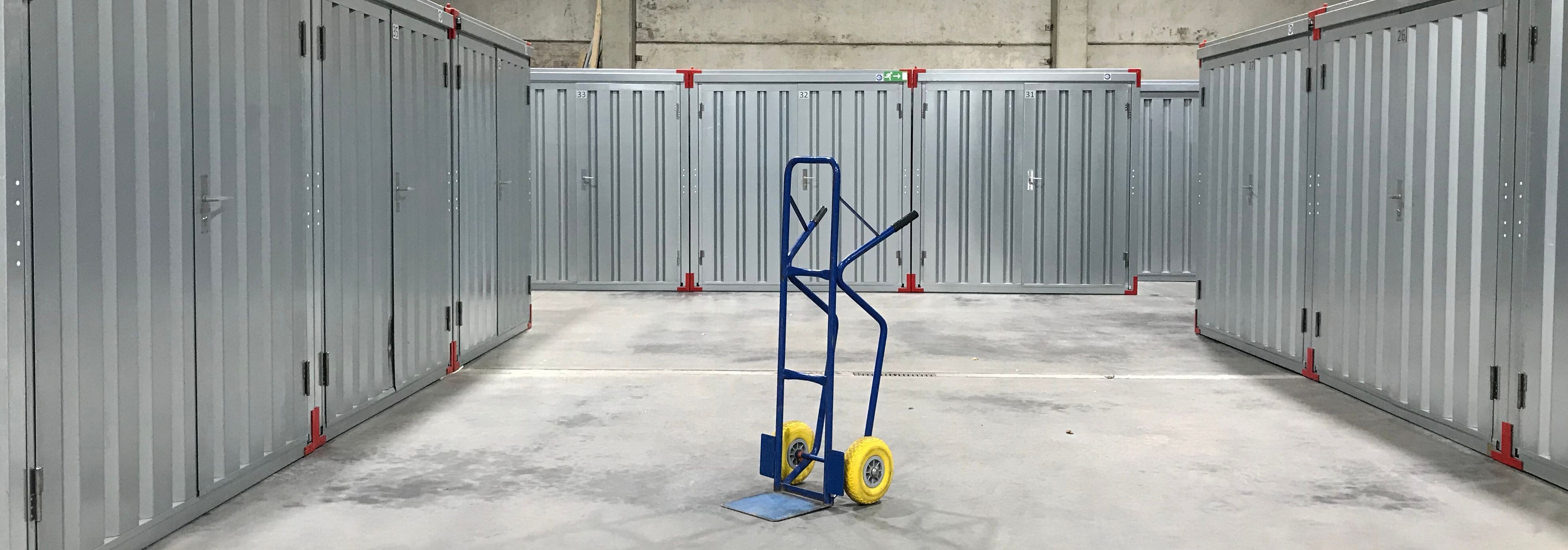 Which Lockable Metal Cabinets Are Best Suited for Tools and Heavy Material in a Workshop?&nbsp;