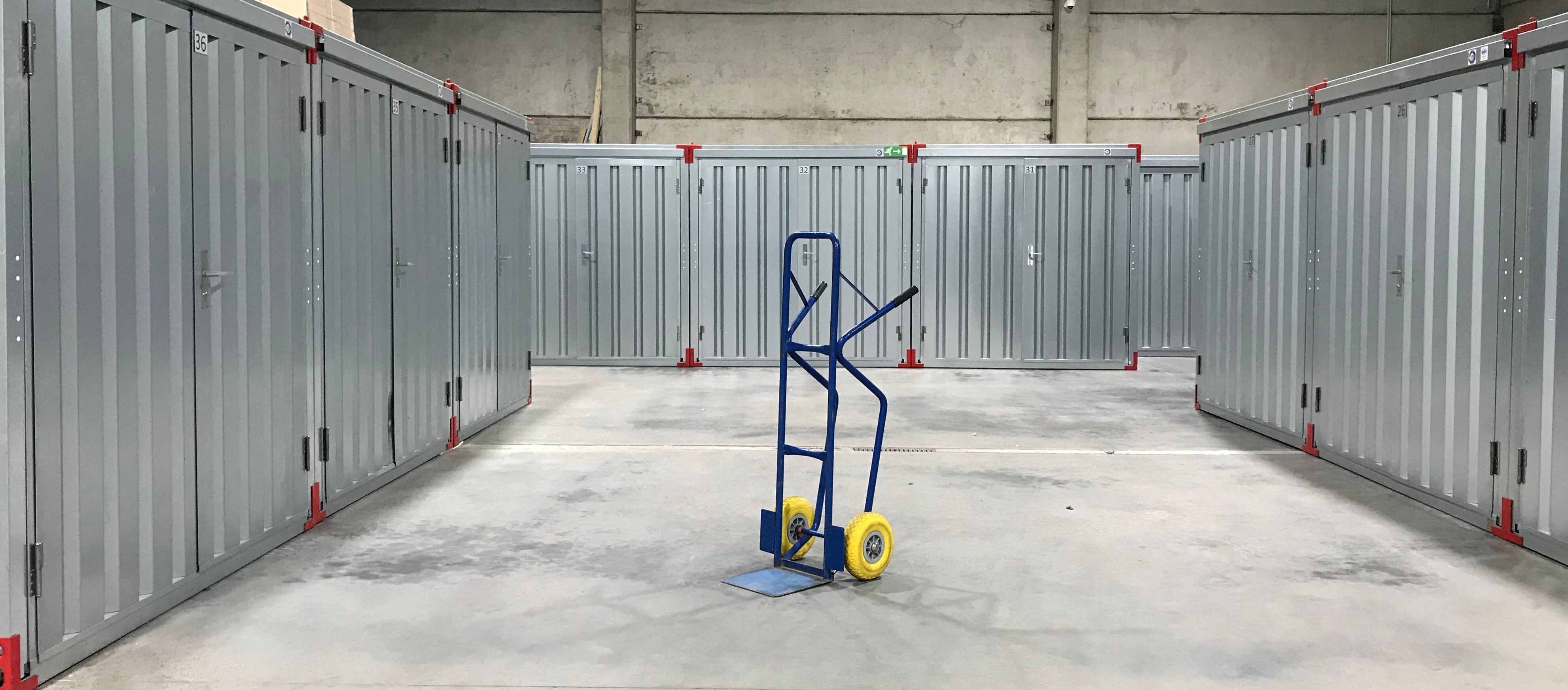 Which Lockable Metal Cabinets Are Best Suited for Tools and Heavy Material in a Workshop?&nbsp;