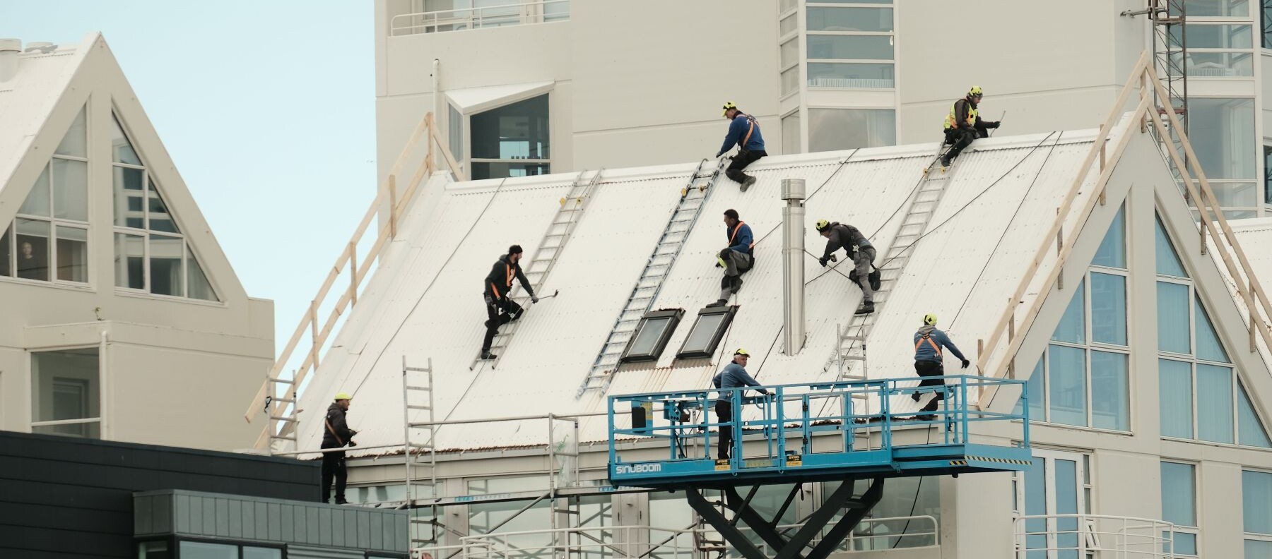 How Do I Find Reliable Roofing Suppliers and Compare Them? 