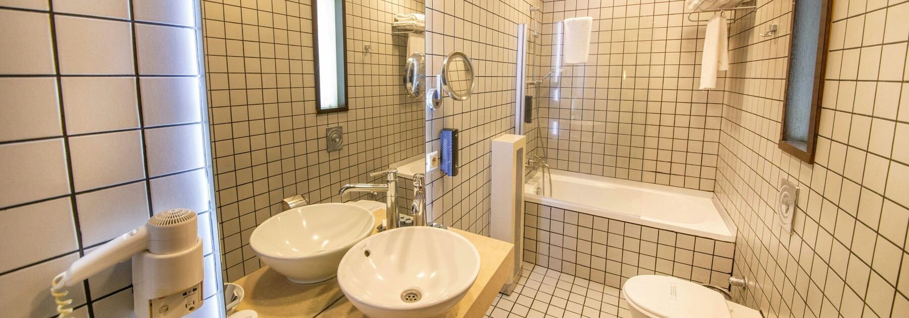 Polystyrene Ceiling Tiles for Damp Rooms: Selection and Care