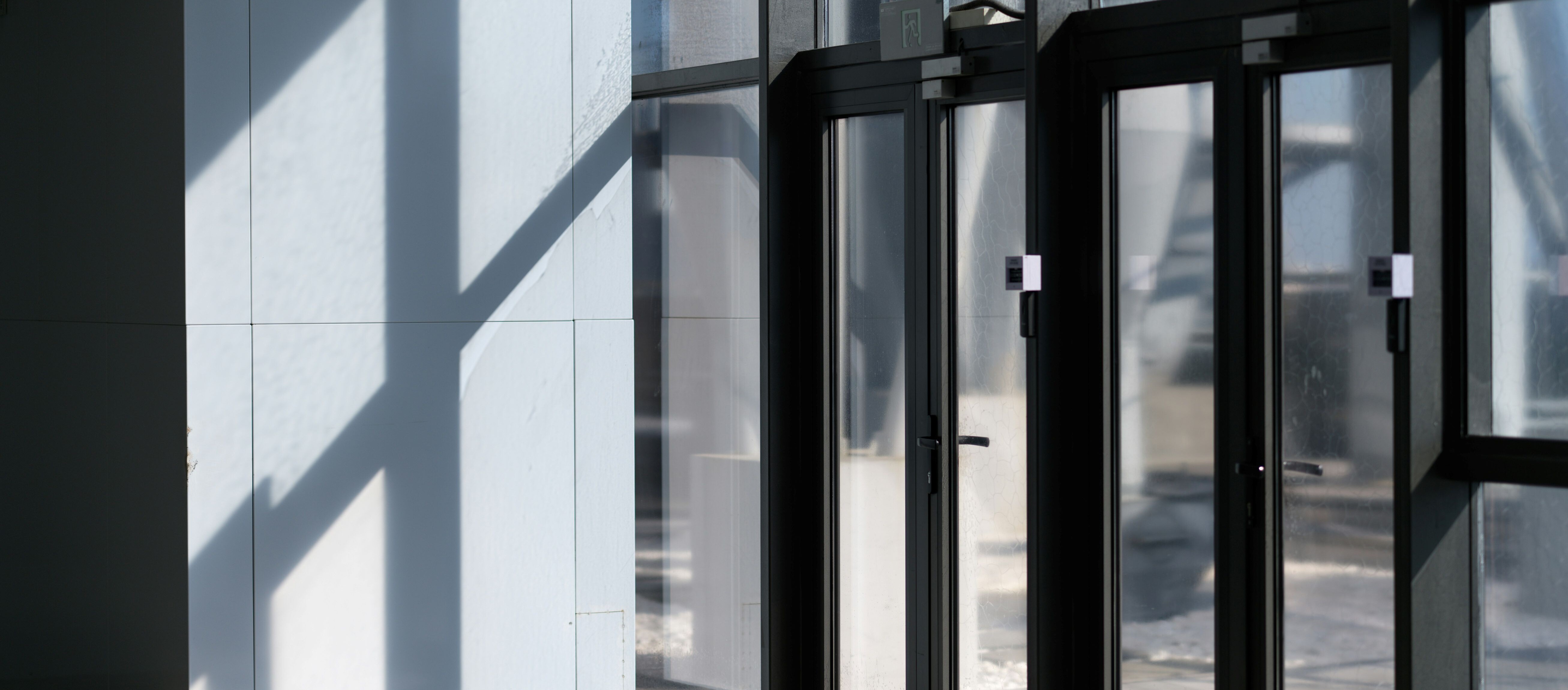 Magnetic Door for comercila buildings