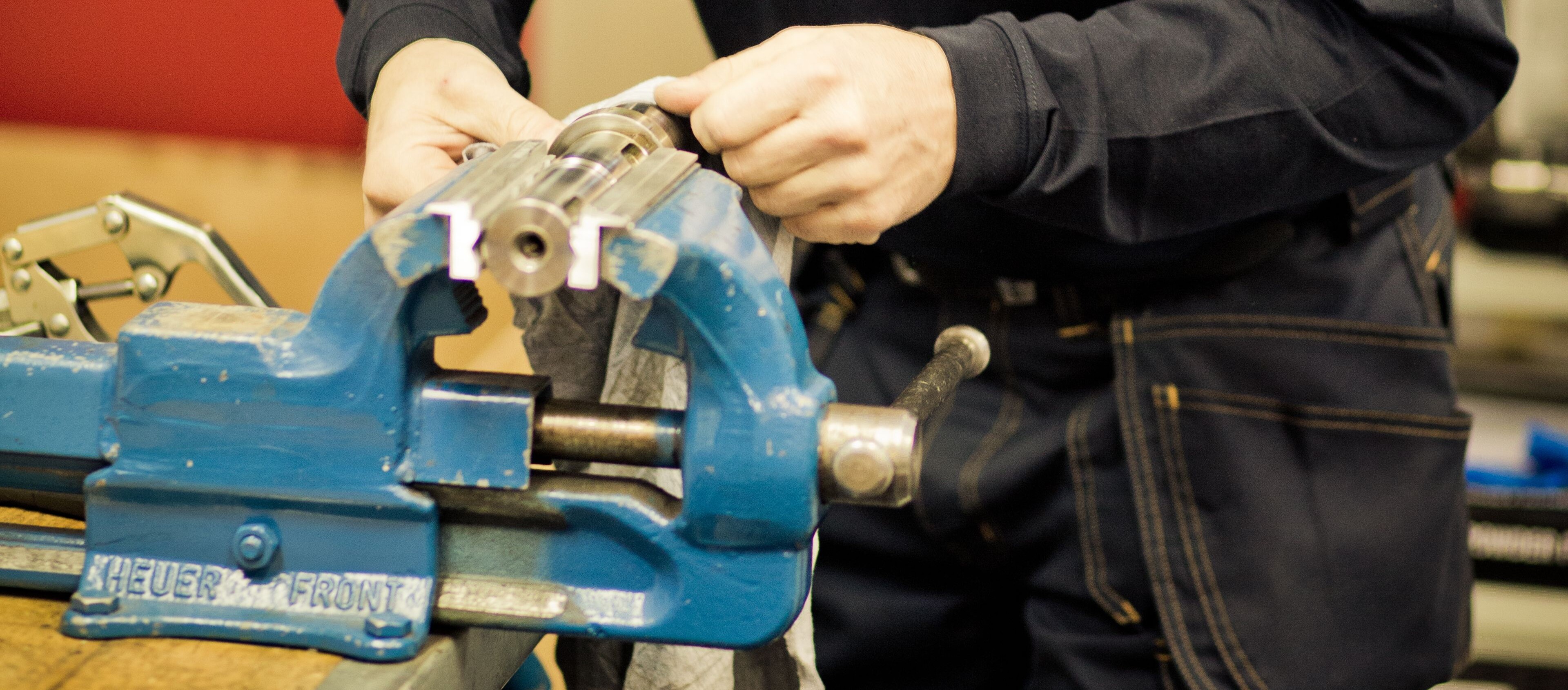 Which Brands Supply Industrial-Quality Bench Vices, and Where Can You Buy Them Cheaply? 